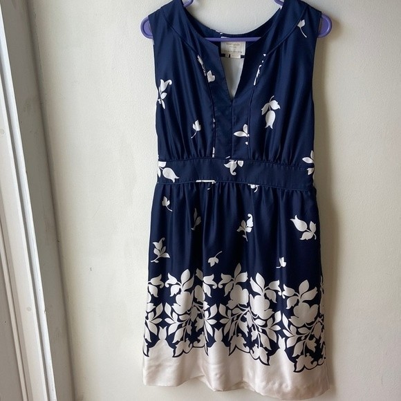 kate spade Dresses & Skirts - Kate Spade Silk navy and white floral dress size 10